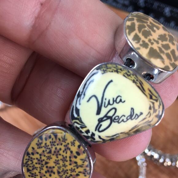 4 Stretch Bracelets in Various Styles Crystal, Animal Print, Bling‎ - Picture 4 of 13